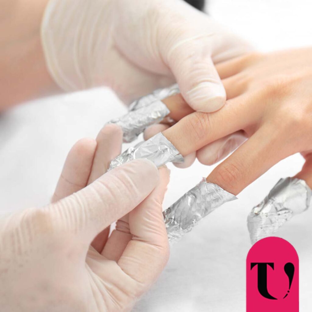 Rimozione smalto semipermanente con nail wraps