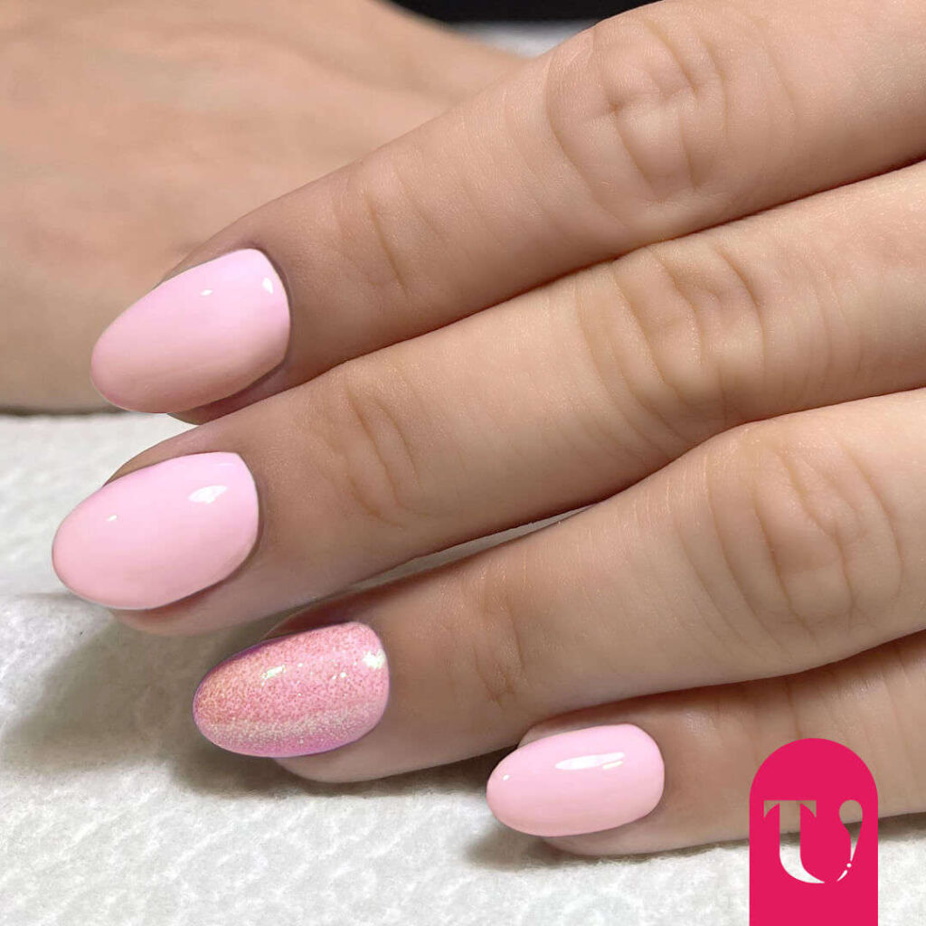 Unghie color rosa tenue