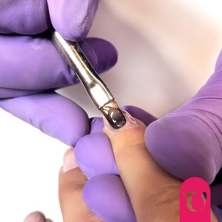 Gel applicato erroneamente sull'unghia